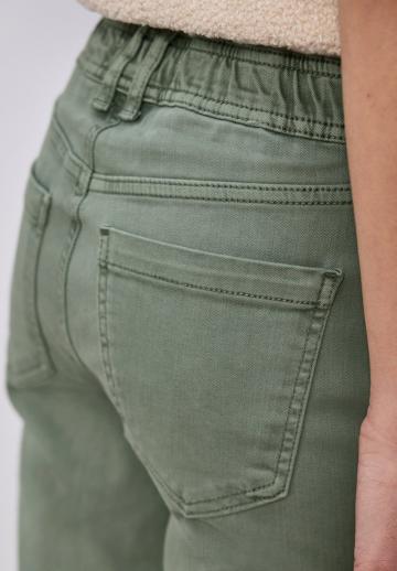 Короткие джинсы