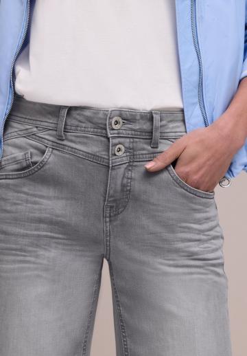 Короткие джинсы