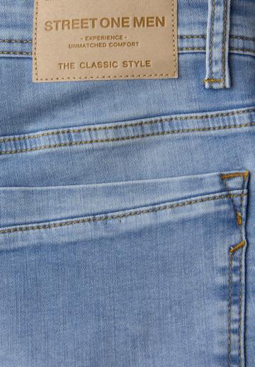 Узкие джинсы