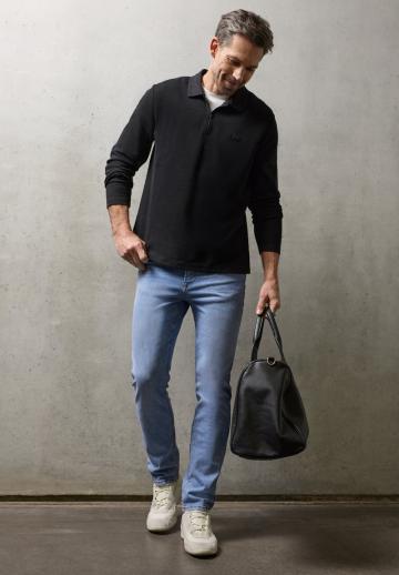 Узкие джинсы