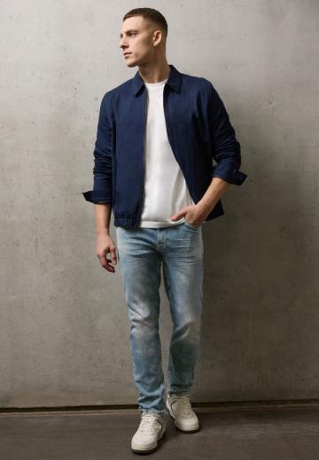 Узкие джинсы