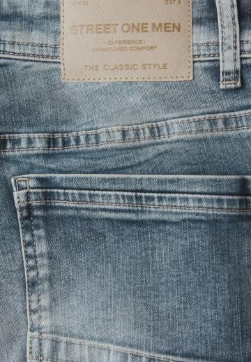 Узкие джинсы