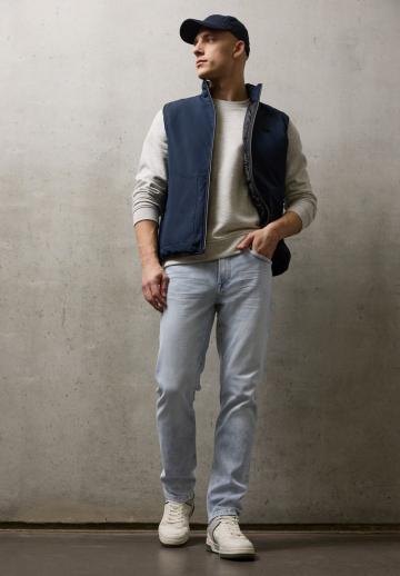 Узкие джинсы