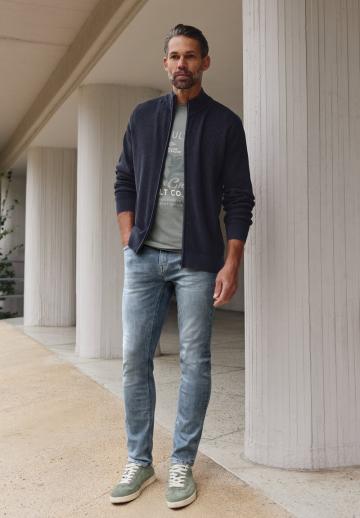 Прямые джинсы