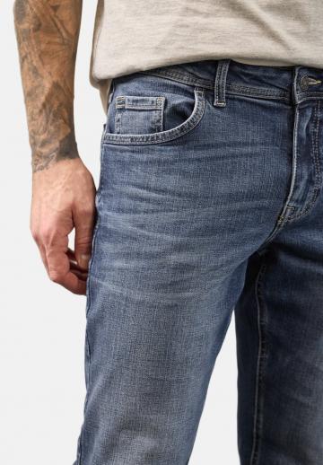 Узкие джинсы