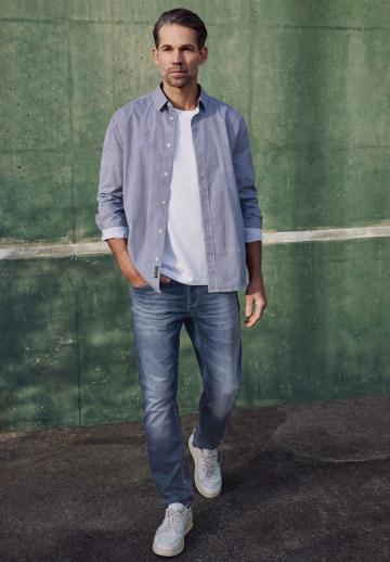 Узкие джинсы