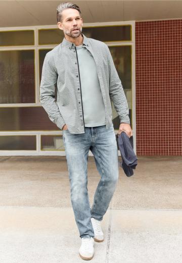 Прямые джинсы