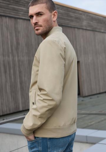 Куртка бомбер