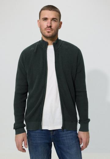 Вязаная кофта