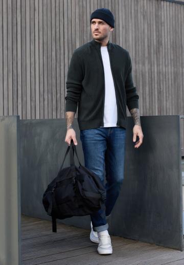 Вязаная кофта