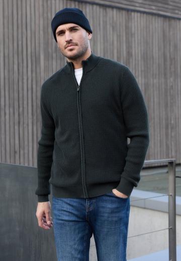 Вязаная кофта