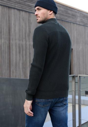 Вязаная кофта