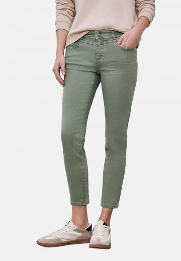 Короткие джинсы