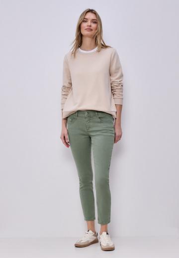 Короткие джинсы