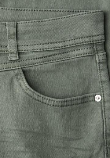 Короткие джинсы