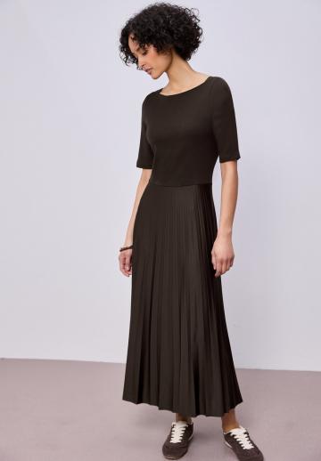 Вязаное платье