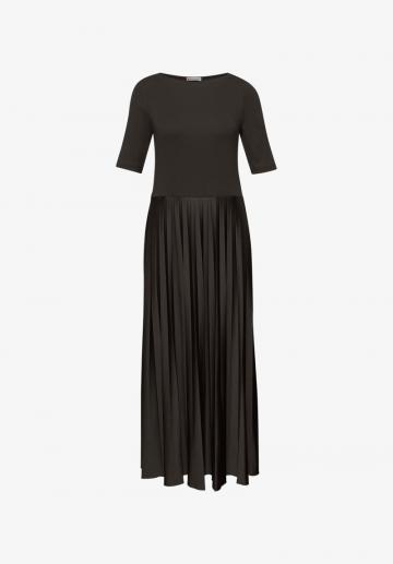 Вязаное платье