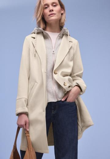 Короткое пальто