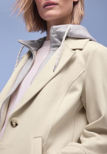 Короткое пальто