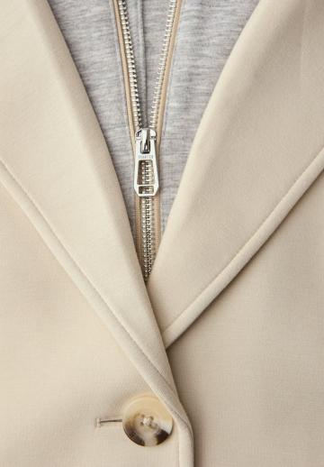 Короткое пальто