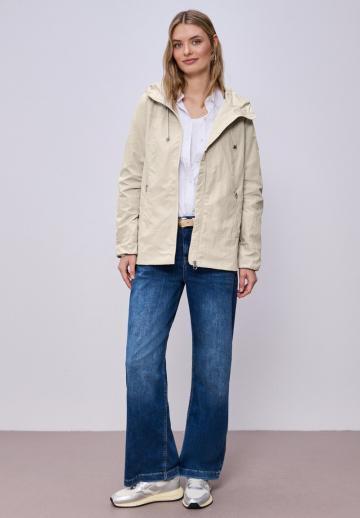 Короткое пальто