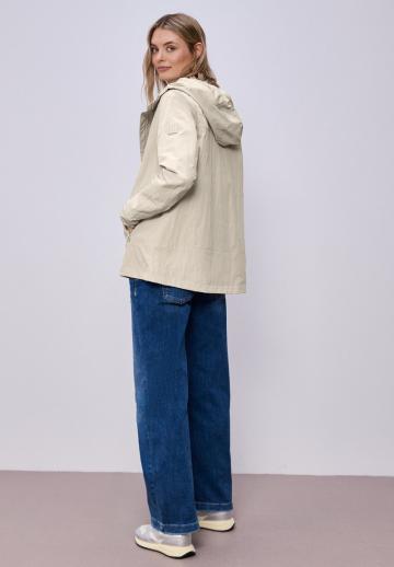 Короткое пальто