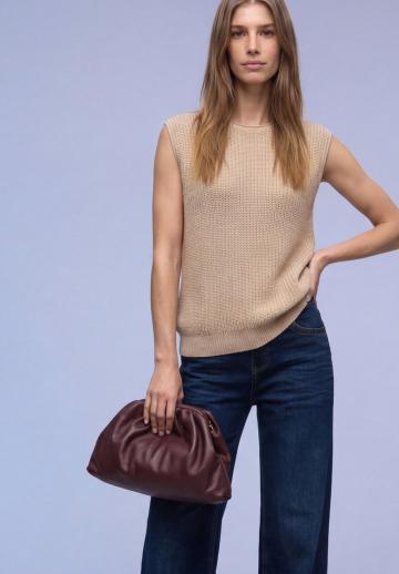 Пуловер без рукавов