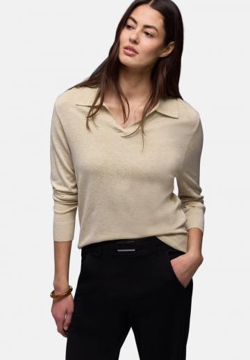 Пуловер с вырезом V