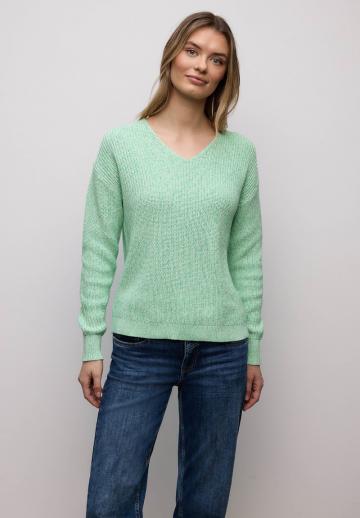 Пуловер с вырезом V