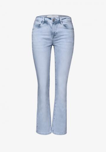 Клешеные джинсы