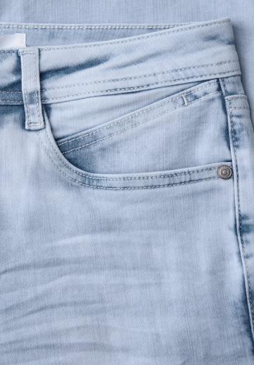 Клешеные джинсы