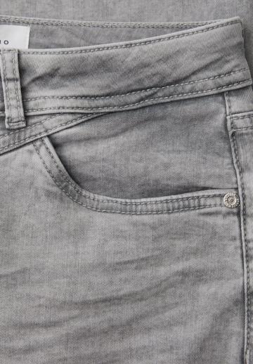 Клешеные джинсы