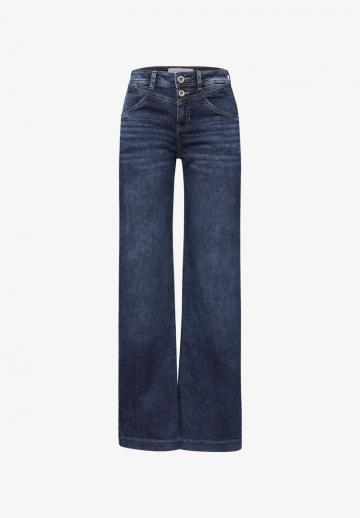 Клешеные джинсы