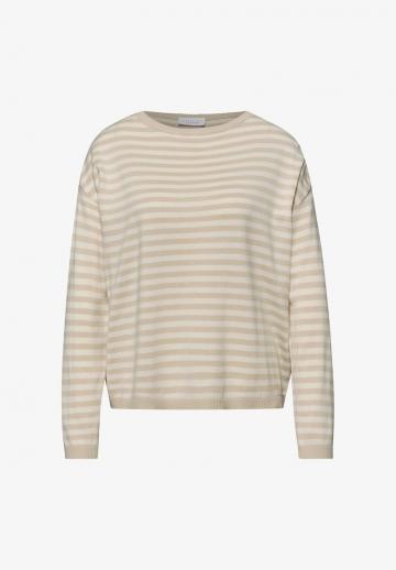 Пуловер в полоску