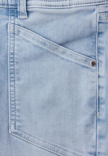 Короткие джинсы