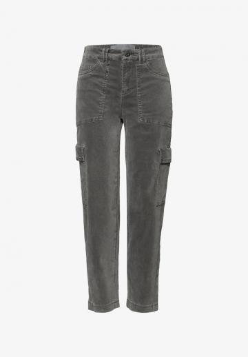 Брюки с накладными карманами