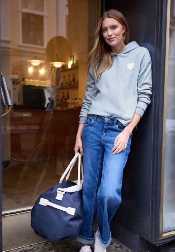 Пуловер с капюшоном