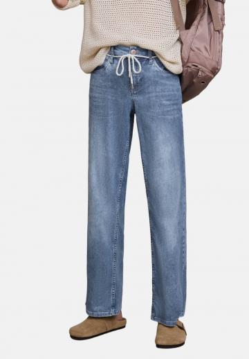 Прямые джинсы