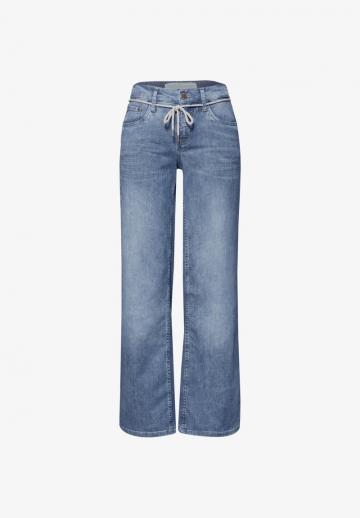 Прямые джинсы