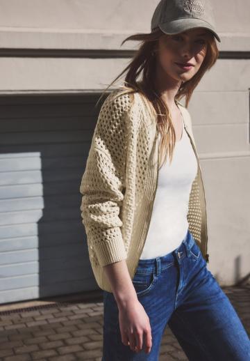 Вязаная кофта