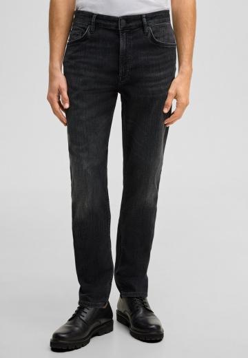 Узкие джинсы