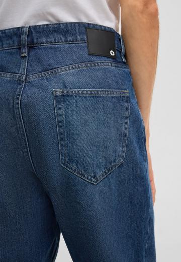 Прямые джинсы