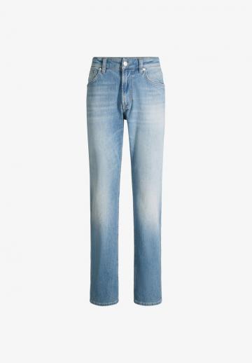 Прямые джинсы