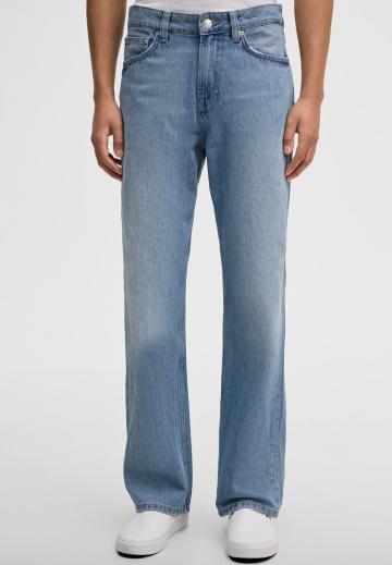 Прямые джинсы