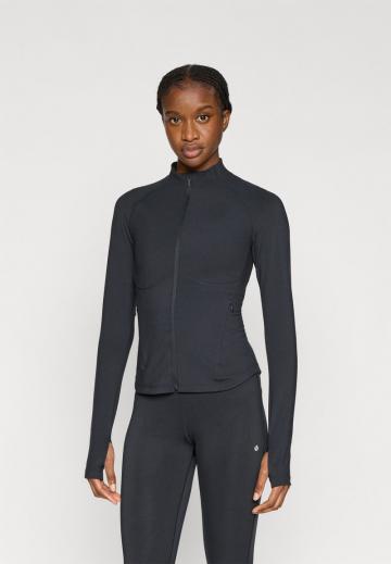 Спортивная куртка