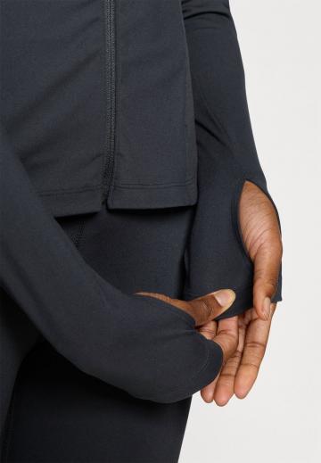 Спортивная куртка