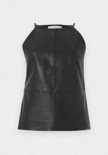 Топ на бретельках