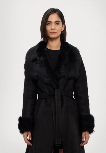 Кожаное пальто