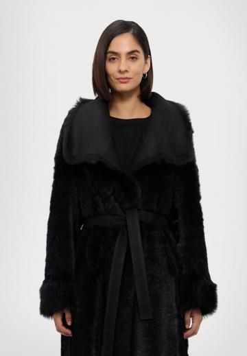 Кожаное пальто