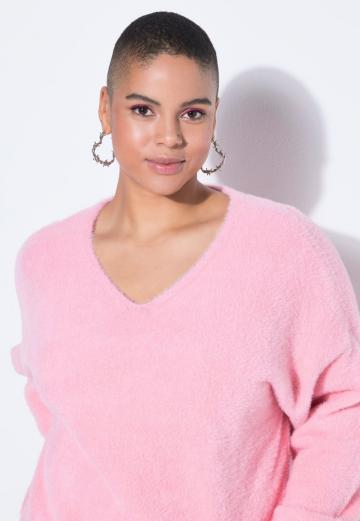 Пуловер с вырезом V